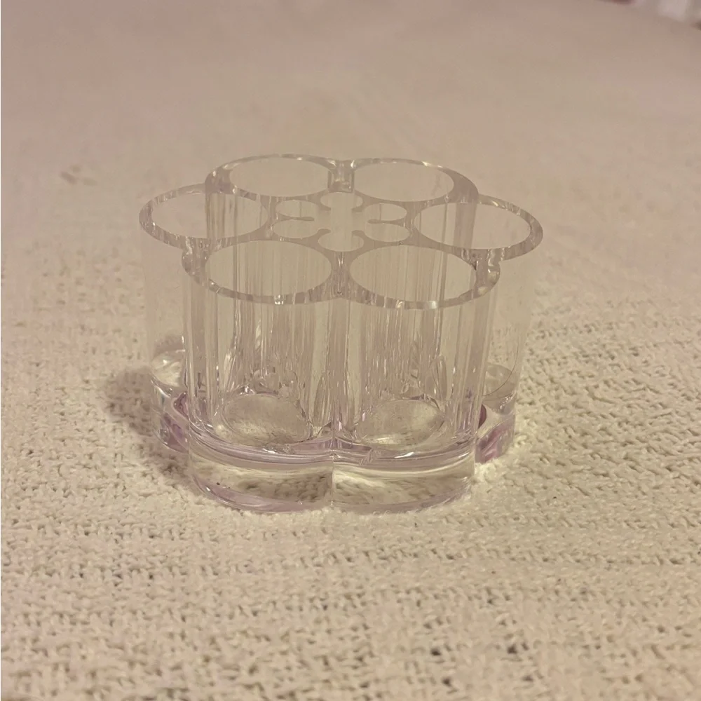 Clear Acrylic Flower-Shaped Organizer